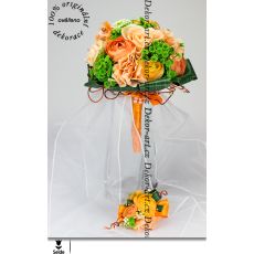 Svatební kytice a korsáž s pivoňkami a růžemi v moderních oranžových barvách