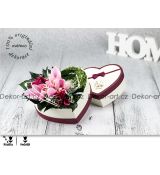Valentýnské květinové srdce s dárkovou krabičkou