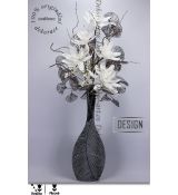 Luxusní aranžmá bílých magnolií s listy ginkgo biloby v designové váze