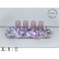 LED svícen s ledovými květy a růžovým peřím