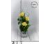 Design žlutých růží ve skleněné váze