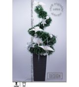 Designový vánoční stromek s velkými květy vánoční hvězdy a rampouchy