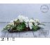 Luxusní dekorace plná bílých květů orchidejí a agáve
