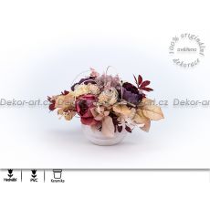 Dekorace na stůl s podzimními odstíny krásných pivoněk a růží