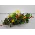 Dekorace na hrob – žluté květy a přírodní sušina