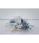 Vánoční svícen v bílé a andělsky modré – luxusní zimní dekorace