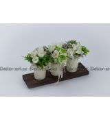 Designová jarní dekorace do interiéru s bílými krokusy