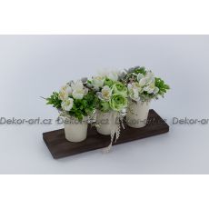 Designová jarní dekorace do interiéru s bílými krokusy