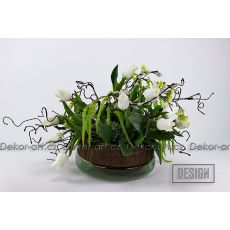 Když kvete interiér – velká jarní dekorace s bílými tulipány