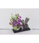 Velikonoční aranžmá s fréziemi, mechem a zajíčky – moderní dekorace do bytu