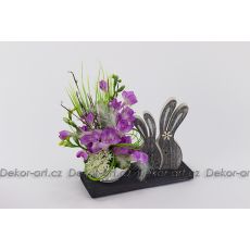 Velikonoční aranžmá s fréziemi, mechem a zajíčky – moderní dekorace do bytu