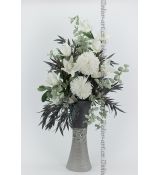 Luxusní aranžmá bílých magnolií, mint eukalyptu a elegantních bižuterních větviček